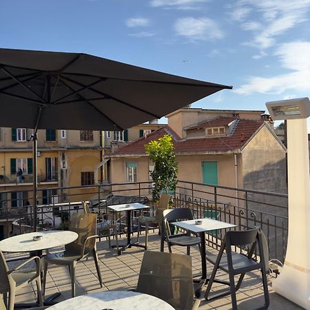 Prima Fila Due Pemium Guest House Sanremo Luaran gambar