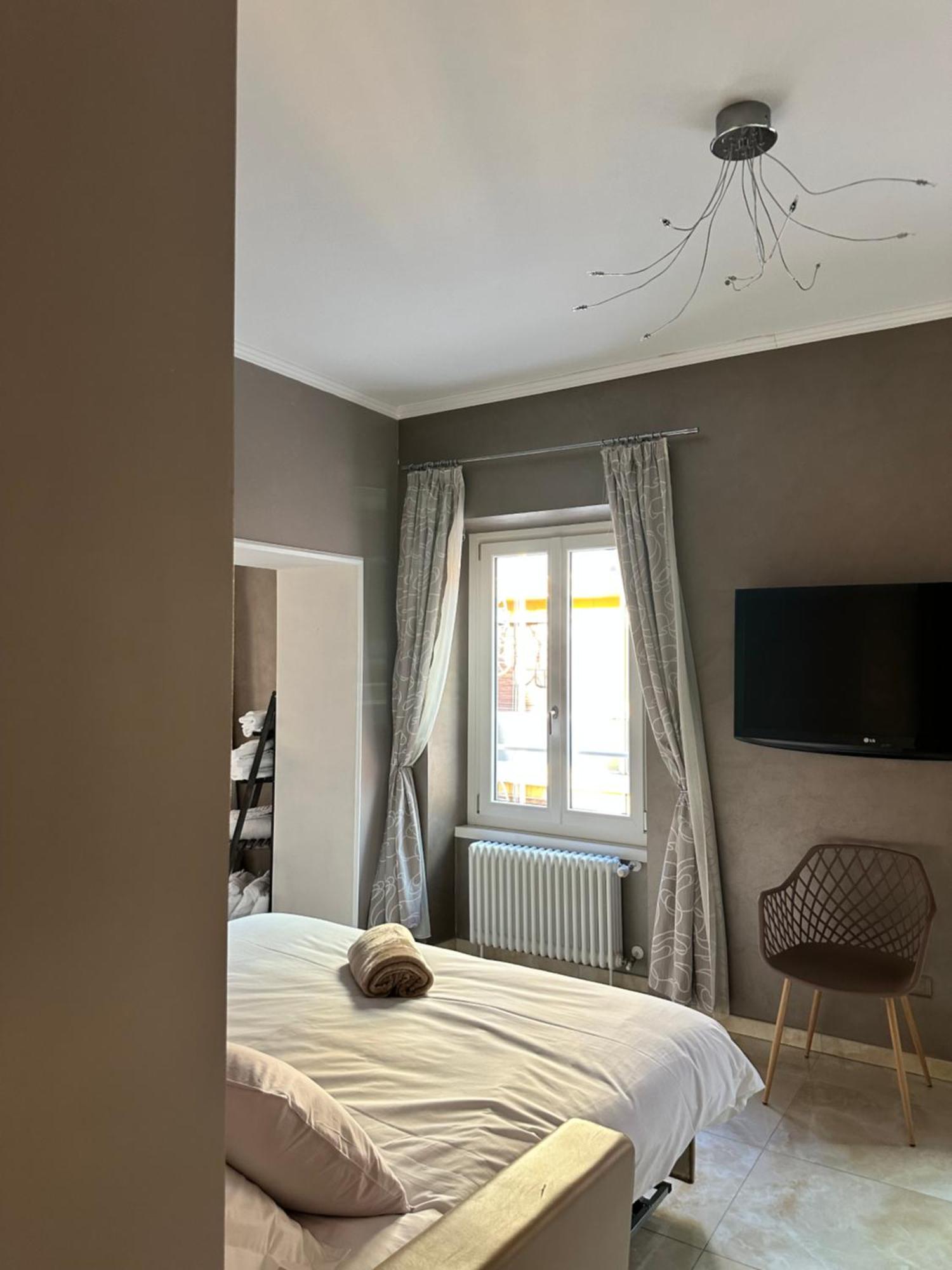 Prima Fila Due Pemium Guest House Sanremo Luaran gambar
