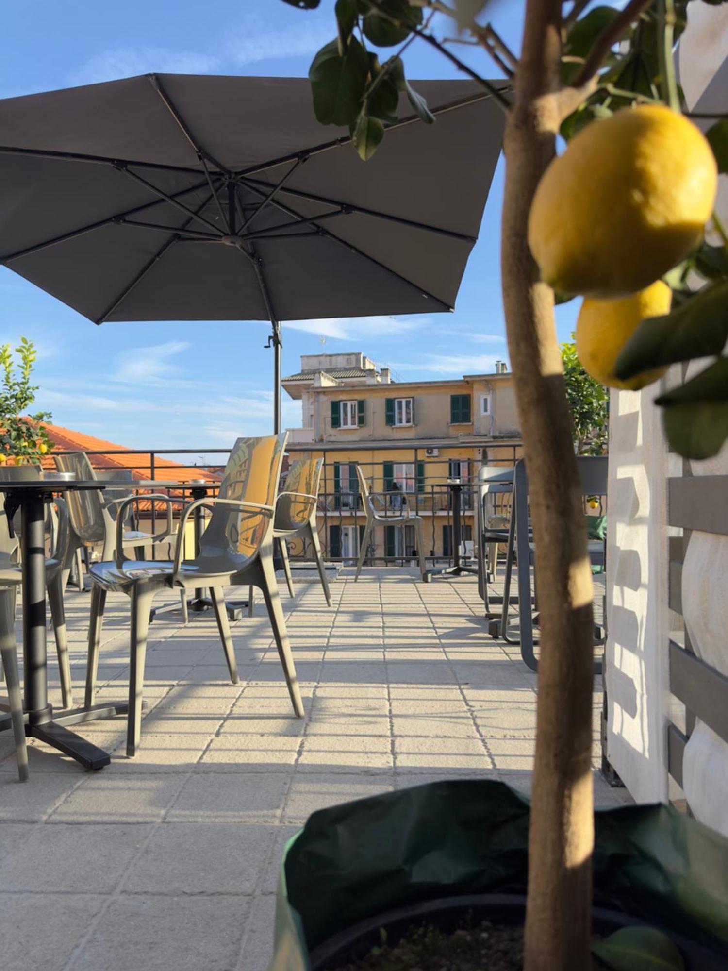 Prima Fila Due Pemium Guest House Sanremo Luaran gambar